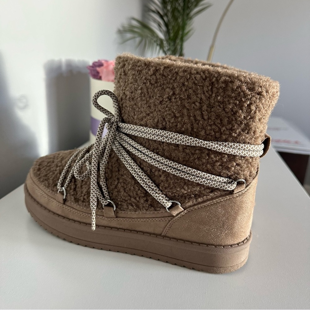 Fall winter snow boots Size 8 - Picture 5 of 9